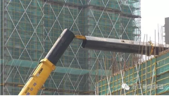 五一假期，杭州一工地的起重機吊機倒塌，造成1人重傷，3人輕傷