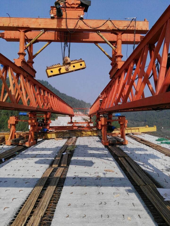 湖南湘西架橋機監(jiān)控系統現場安裝圖三