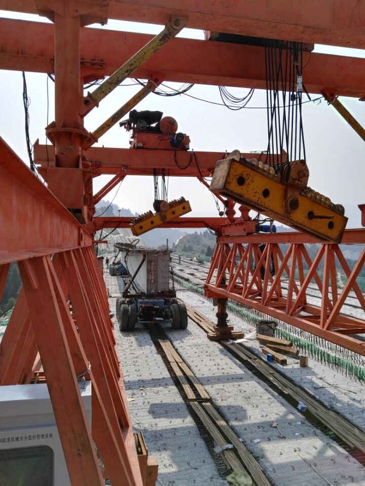 湖南湘西架橋機監(jiān)控系統現場安裝圖七